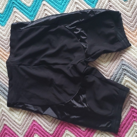 Victoria's Secret shapewear black short medium - Picture 3 of 8